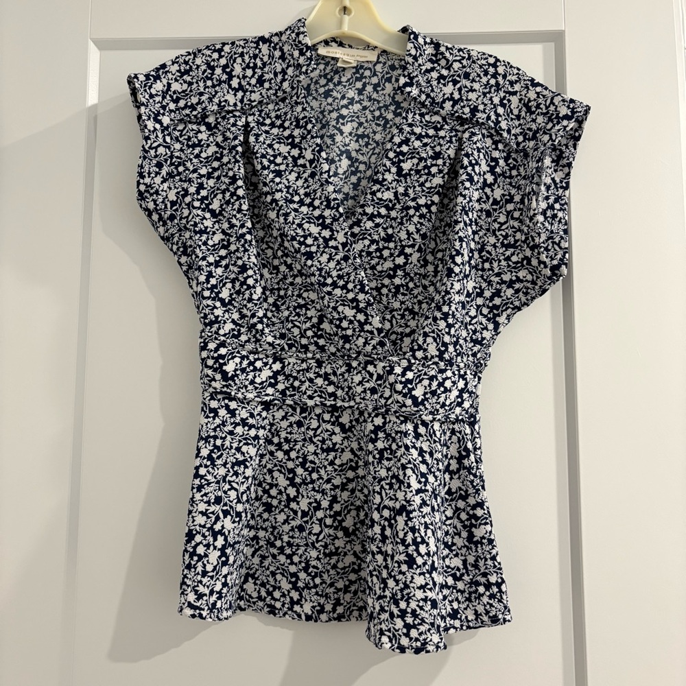 Monteau Los Angeles Women’s Blue White Floral Top, Size Small